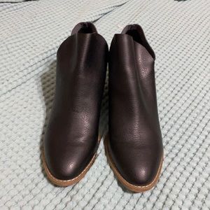 universal thread ankle booties
